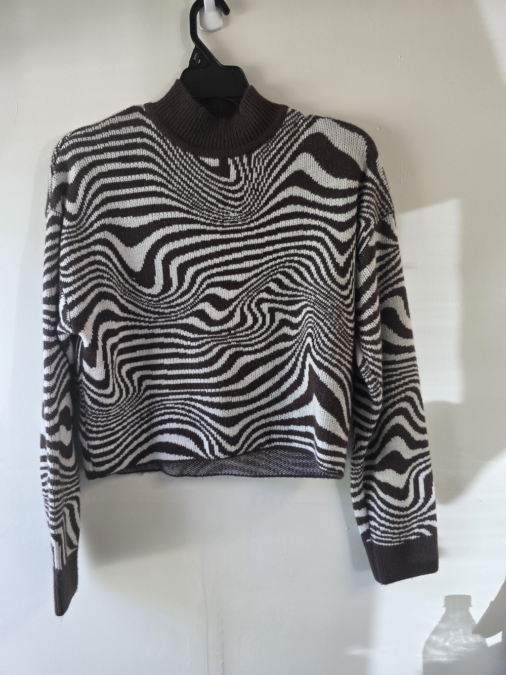 Divided Brown & White Wave-Print Turtleneck Sweater